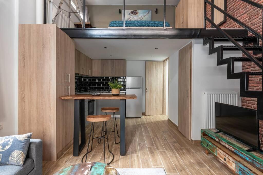 Industrial Loft Near Seaside W 200Mbps Apartment Thessaloníki Ngoại thất bức ảnh