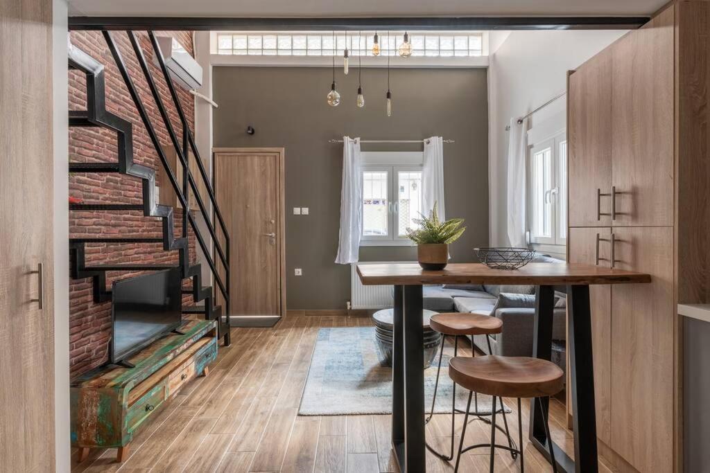 Industrial Loft Near Seaside W 200Mbps Apartment Thessaloníki Ngoại thất bức ảnh