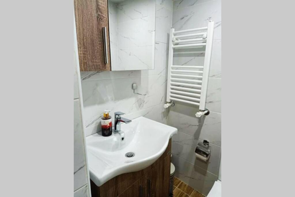 Industrial Loft Near Seaside W 200Mbps Apartment Thessaloníki Ngoại thất bức ảnh