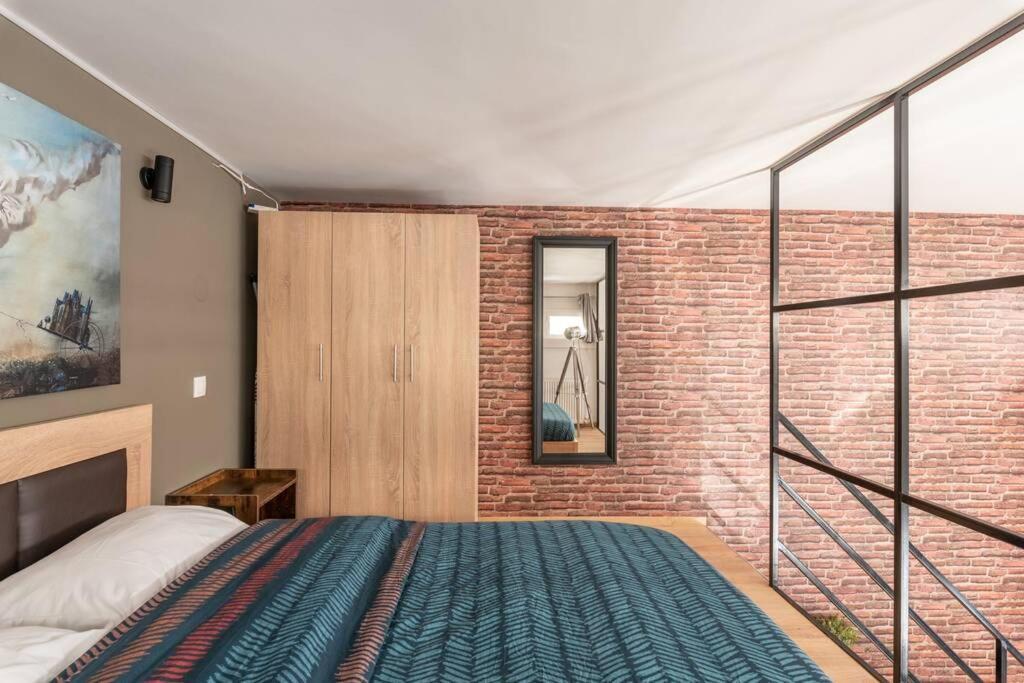Industrial Loft Near Seaside W 200Mbps Apartment Thessaloníki Ngoại thất bức ảnh